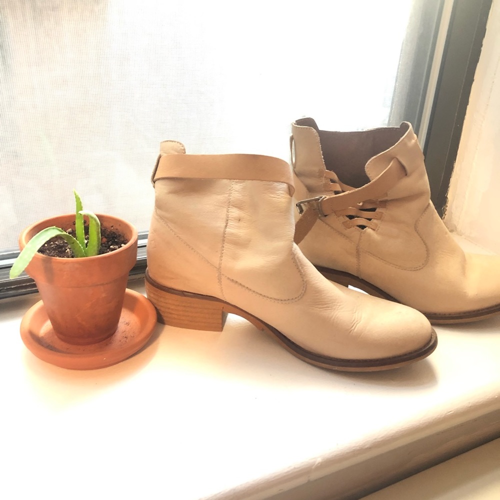 Blonde boots